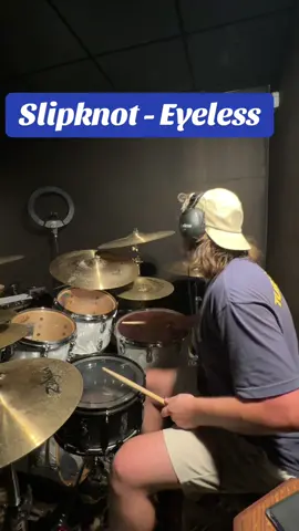@Slipknot - eyeless One of my favorite songs of all time. Joey Jordison was the drum riff master.  #drumcover #drummersoftiktok #slipknot #slipknotfans #metalhead 