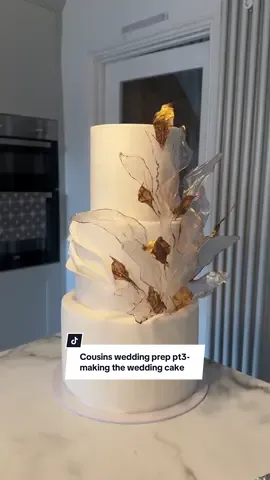 I’m sure I quit baking professionally for a reason so someone explain to me  I find myself in these situations on a regular basis 🙂 #asianwedding #london #bengaliwedding #weddingcake 
