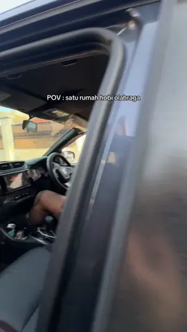 Ditengah situasi ini , jangan lupa olahraga biar kondisi mental baik guys btw stay safe yaaa