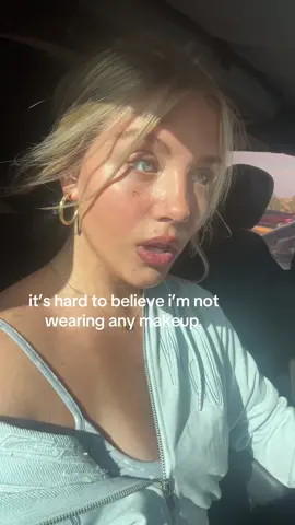 natural makeup on top 