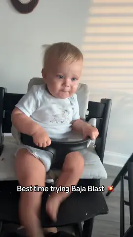 Think he loves it 😂 @VivaLaFood (via:Gabrielaneculcea/ig) 
