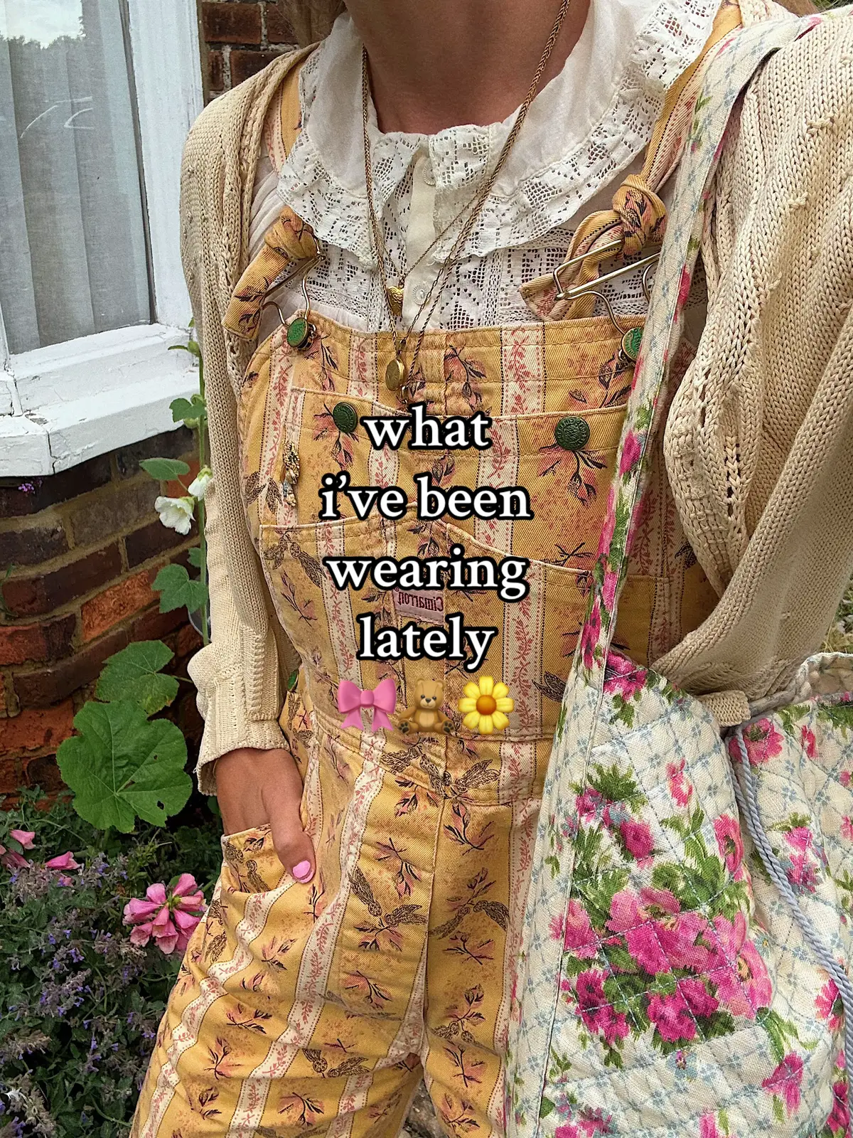 i love summer and gonna miss it so much but can’t wait to wear my fall wardrove again 🥹🤍 #aesthetic #cottagecore #OOTD #vintage #sezanelovers @Sézane @Rouje Paris 