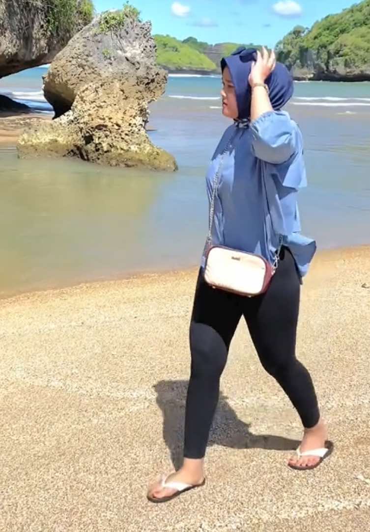 kedamaian diantara deburan ombak 🌊  #fyppppppppppppppppppppppp 