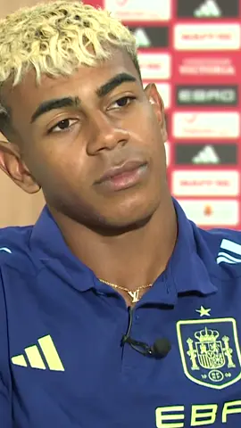 🔊‼️Lamine Yamal responde a Flick acerca de los egos 🎙️🇪🇸 En una entrevista a RTVE, el jugador blaugrana dio su opinión sobre las declaraciones del técnico blaugrana: 