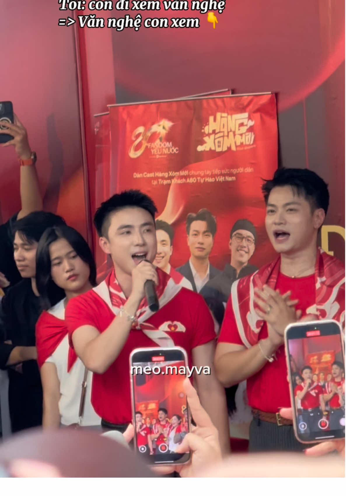 Con đi xem văn nghệ 2 anh trai yêu nước hát 😌#ninhanhbui #nguyentungduong #ninhduongstory 