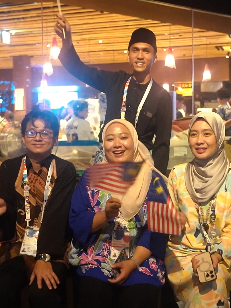 Though miles away, our hearts beat with Malaysia. 💖 Malaysia Pavilion proudly celebrated our nation’s Independence Day with dance performances, poetry recitals, and the Jalur Gemilang flying high, at Expo 2025 Osaka. Distance may separate us, but our hearts remain with Malaysia. United in spirit,  our mission to elevate Malaysia’s best innovation, culture and aspirations continues, at Malaysia Pavilion, Expo 2025 Osaka. ✨ Happy Independence Day to all Malaysians, back home and abroad! #MalaysiaIndependenceDay #MerdekaDay #MalaysiaPavilion #Expo2025Osaka #WeavingTheFuture #VisitMalaysia2026
