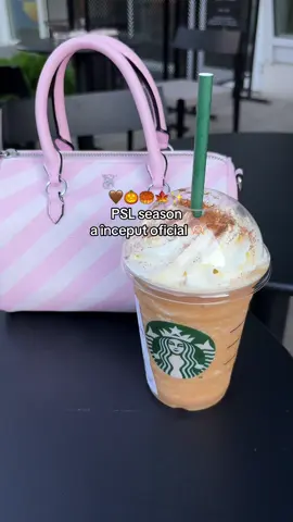 live, laugh, love PSL 🎃✨ @starbucks.romania #fy #fyp #5pasidebine #starbucks #psl 