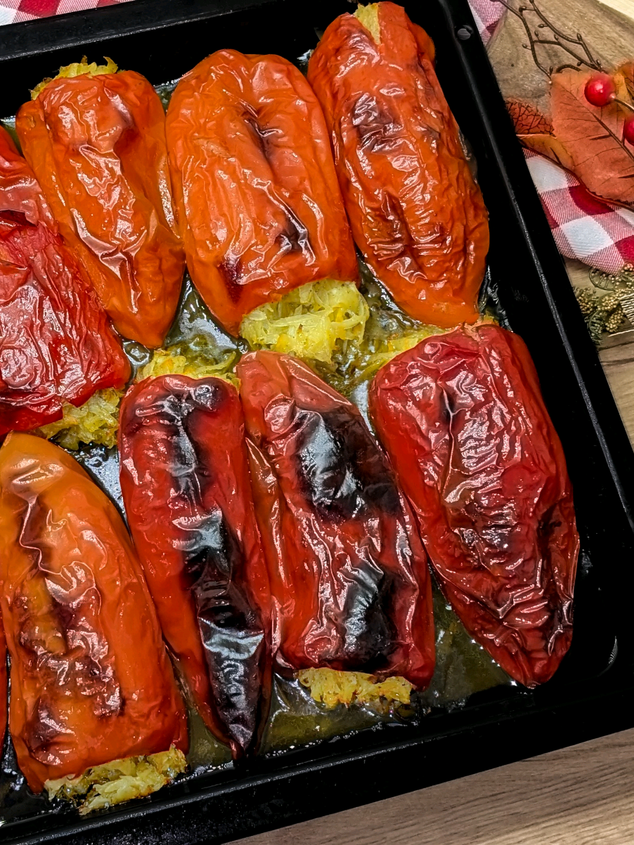 PAPRIKE Punjene Krompirom - Najbolji Starinski Recept | Stuffed Peppers with Potatoes ⬆️ Recept je na mom YouTube kanalu HomeStyleFoodLady u opisu profila 🥰 .......... ⬆️ Recipe is on my YouTube channel HomeStyleFoodLady, link is in the profile description 🥰 #punjenepaprike #paprika #recept #stuffedpeppers #fyp 