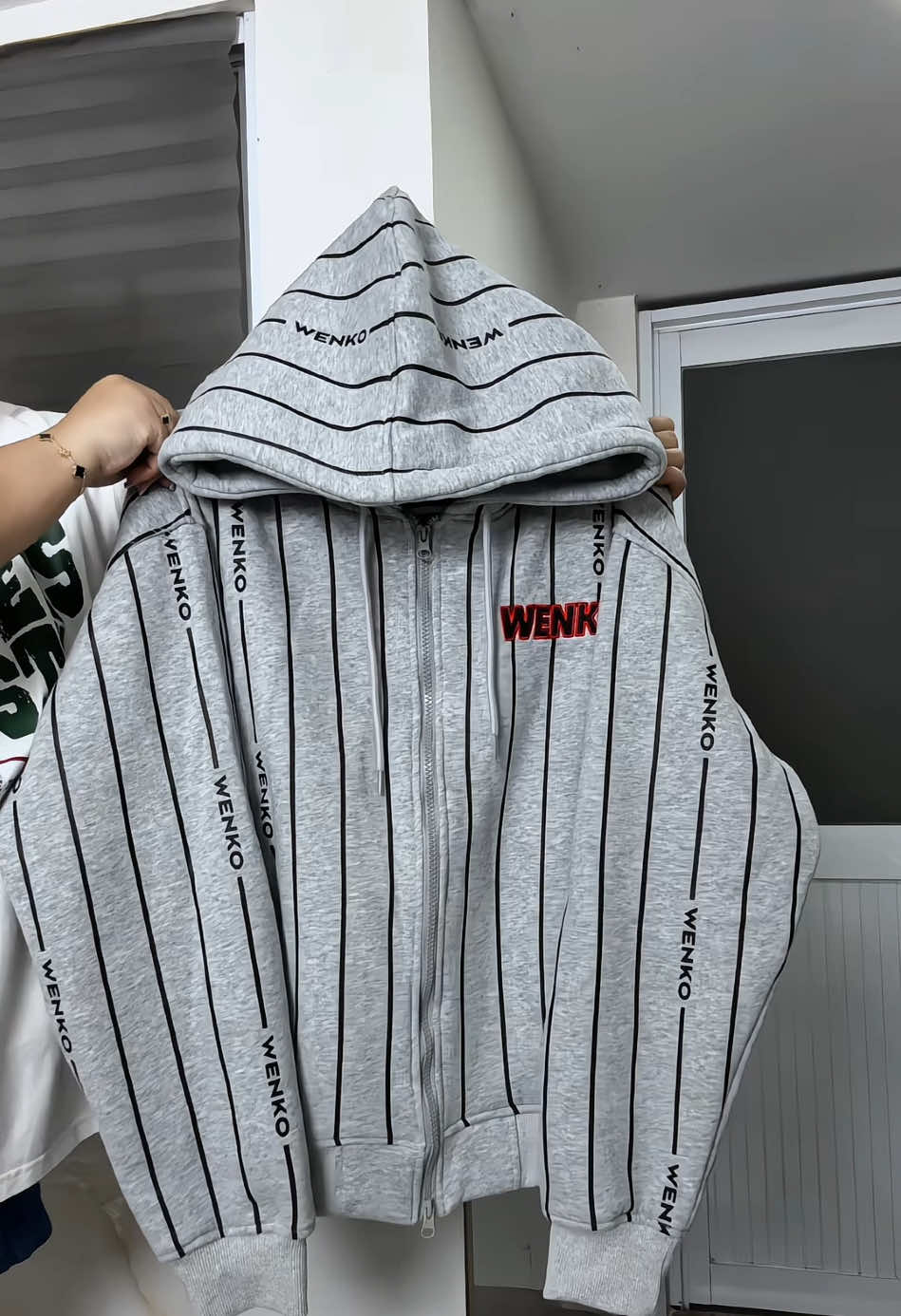 Áo Hoodie Thêu Wenko #xuhuong #fypシ゚ #macdepmoingay #phoidoxinh #aokhoac 