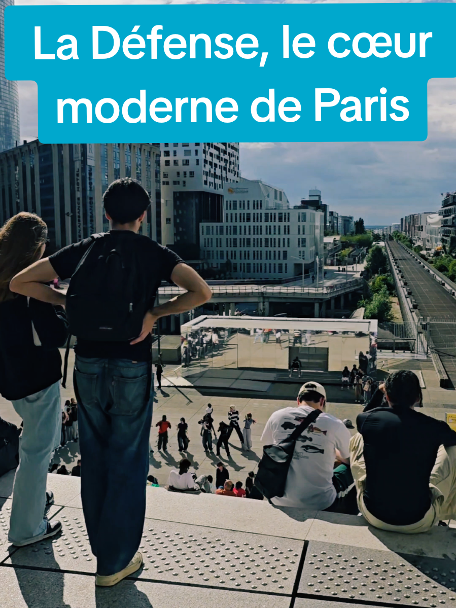 Découvrez La Défense, le quartier d’affaires moderne de Paris, entre gratte-ciel et art urbain.#CapCut #ladefense #paris #france 