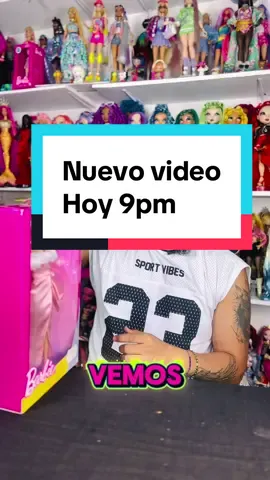 Tenemos nuestra cita semanal!!!! Hoy 9pm te espero en mi canal para que juntos veamos los detalles que @barbie y @mattel nos traen para celebrar su 80 aniversario y veas este pequeño look que le hicimos 🤩🤩🤩🤩@MattelCreations #collector #barbie #coleccion #dolls #muñeca 