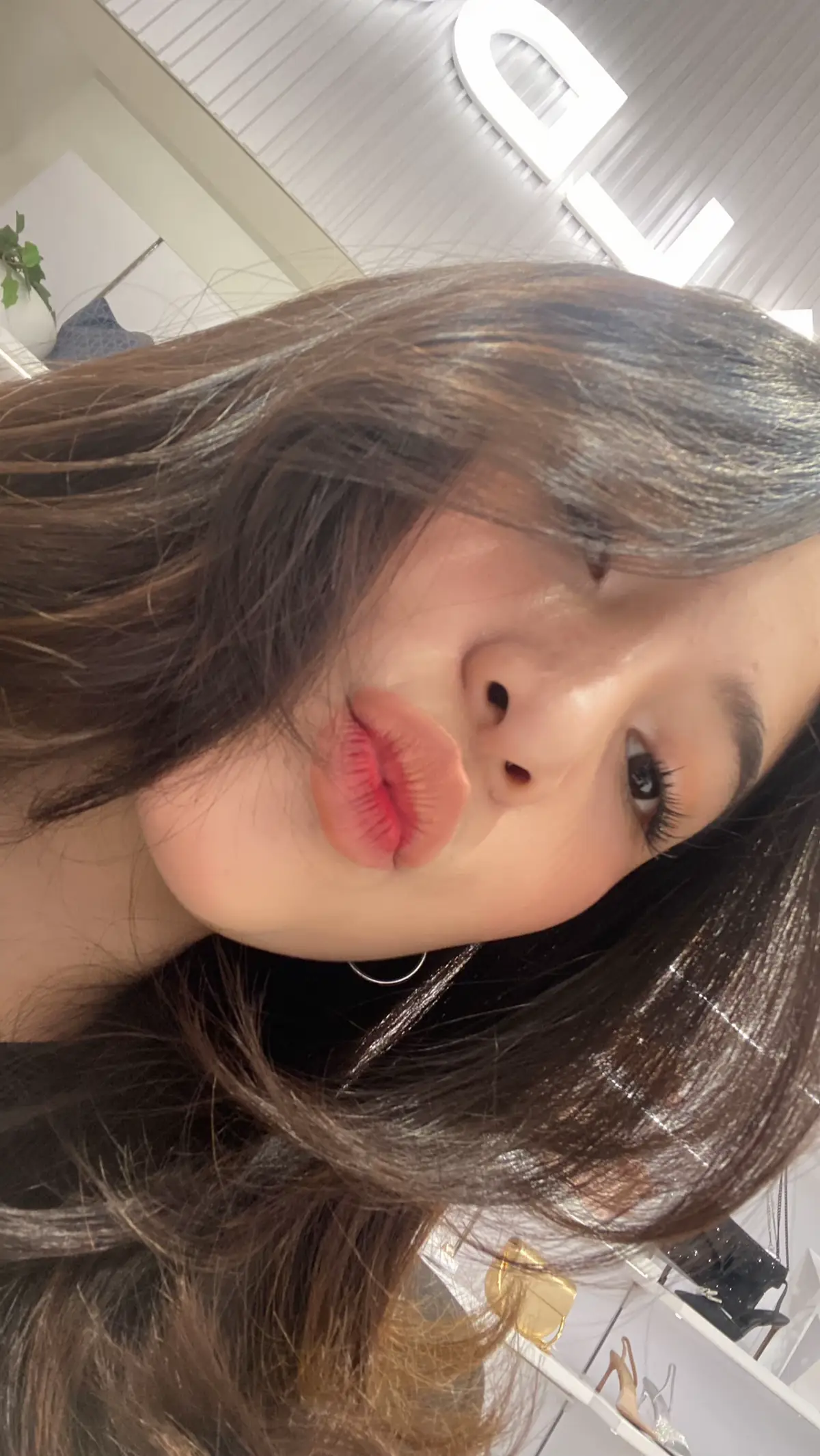 Hobinya manyun sm melet 