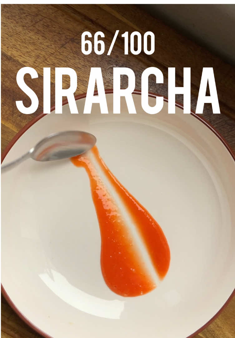 66/100 SIRARCHA INGREDIENTES: - 250g de pulpa de rocoto (5u) - 2 dientes de ajo  - 2 tallos de cebolla china  - 1 cda vinagre blanco  - 1 cda sal  - 2cdas azúcar  - 2 das de vinagre blanco (después de la fermentación) #lima #cocina #peru #fyp #chef         
