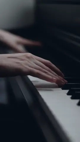 Idea 2, usen audífonos para escucharlo mejor :) #piano #cinematic #mood #gibranalcocer 