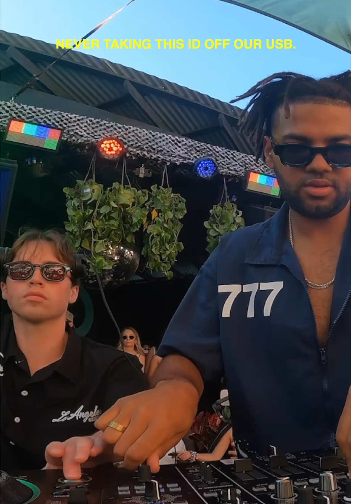let’s get this party groovinnn 🕺