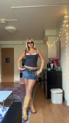 The lace bra is perfect I’m so obsessed #trending #OOTD #polkadot #tiktokshopfinds 
