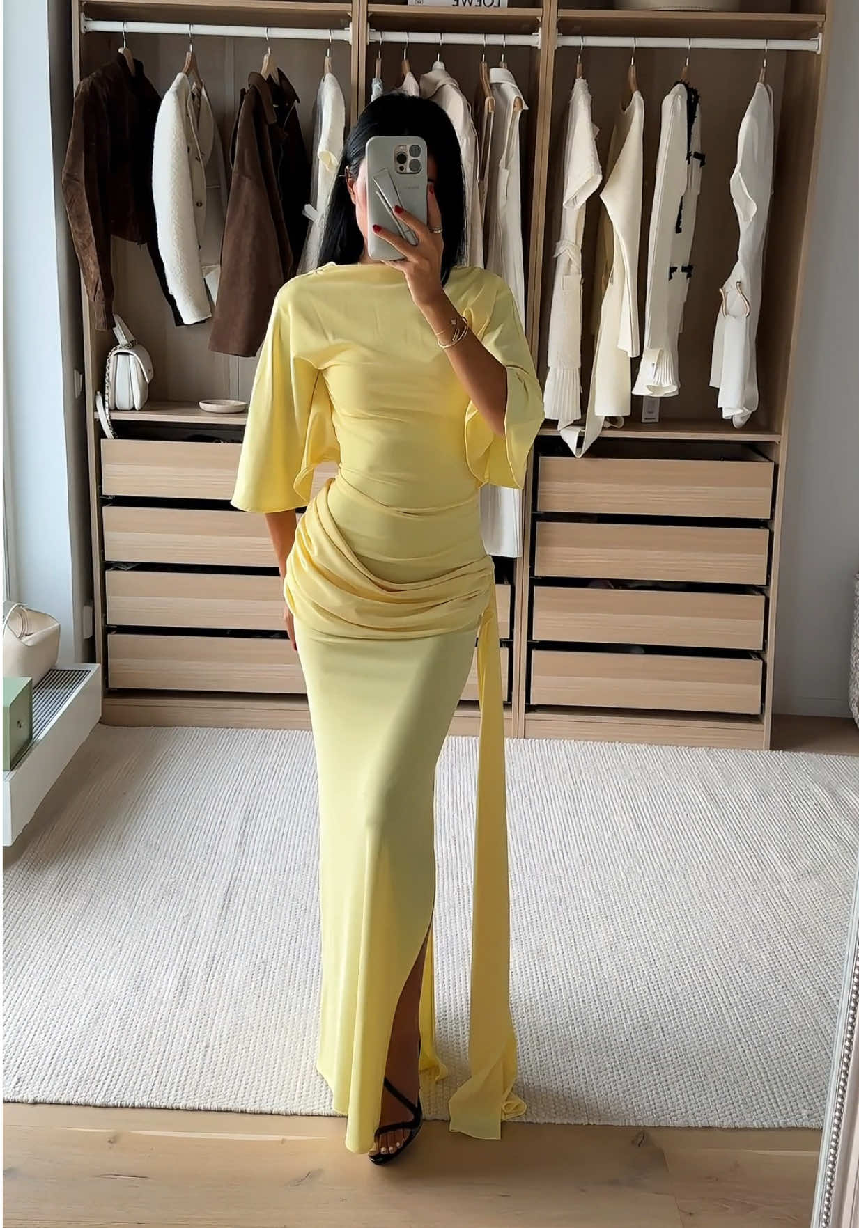 Gorg gorg dress, looks so expensive 