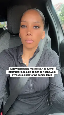 Siempre van a querer opinar en tu vida y nunca estaras perfecta en los ojos de muchos envidiosos..