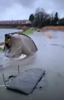 DIE HARD FISHING !!! 🌧️⚡🎣 #storm #fishing #naturevibes #carpfishing #nature 