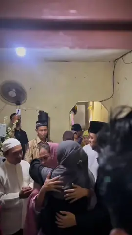 MasyaAllah Aa Raffi & mama Amy ke rumah alm. Affan Kurniawan 🥹🥹 #raffinagita1717 #affankurniaawan🥀🥀 #fyp 