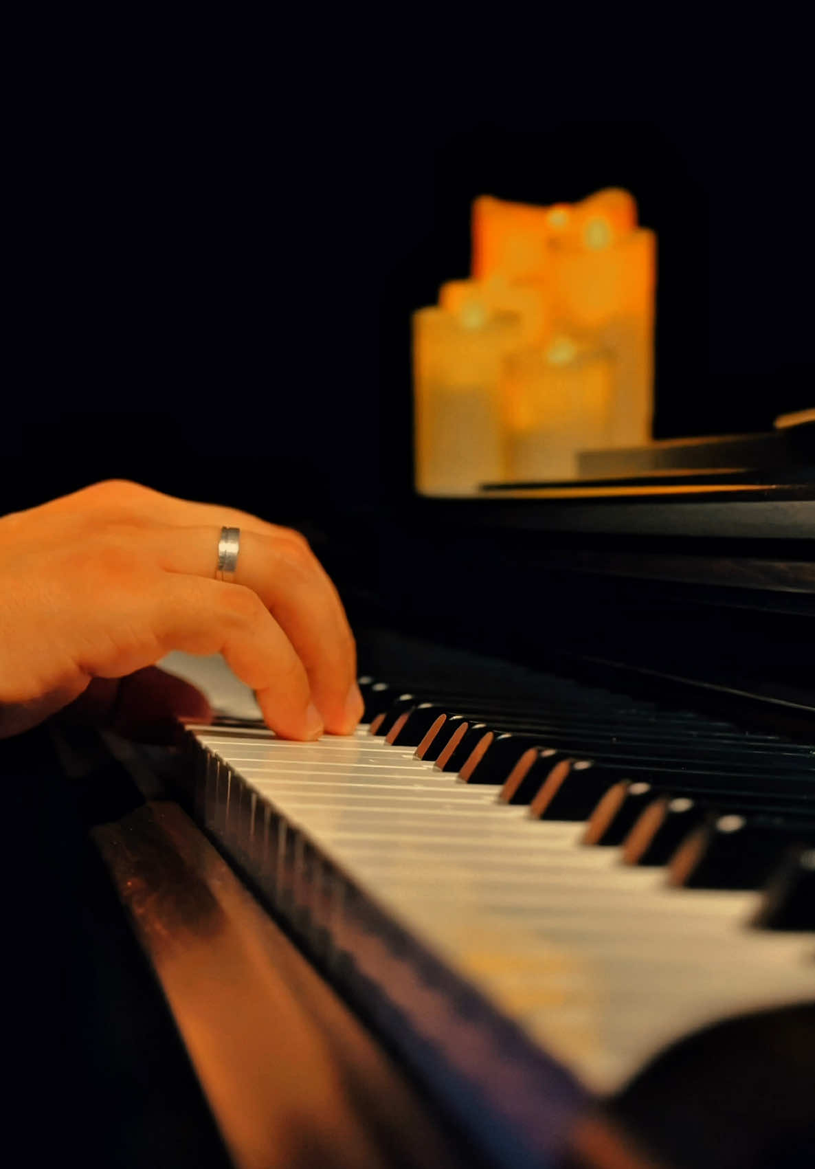 Uşaqlığın son gecəsi…  #uşaqlığınsongecəsi #vüsalsüleymanov #pianist #pianomusic #fyp 