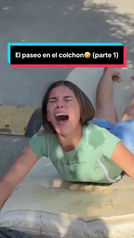 Le dimos a Irjelis un paseo en un colchón🤣 (parte 1) #humor #parati