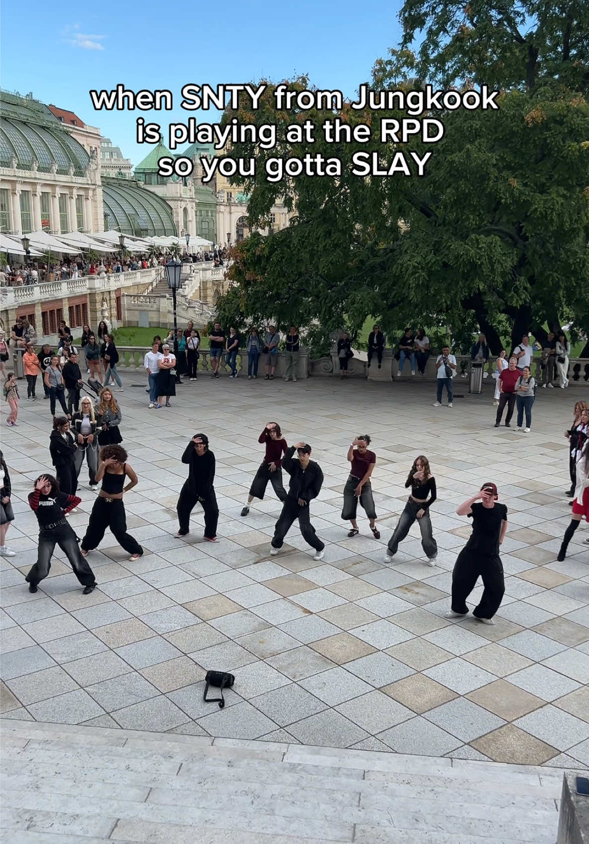 @BTS we are here if you need dancers for the next BTS tour 🫡 #StandingNextToYou #jungkook #randomplaydance #kpoprandomdance #rpd @AbjkMRstY 