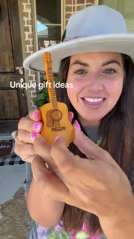 Every guitarist needs this 🎸😍 Keep your picks safe and organized with the cutest guitar pick holder! No more digging through pockets or losing picks right before you play — this handy little case keeps them right where you need them. It’s small enough to fit on your keychain or guitar bag, stylish enough to show off, and makes the perfect Christmas or birthday gift for any musician. Functional, affordable, and absolutely adorable! #GuitarPickHolder #MusicianGift #MusicAccessories #GuitarLife #creatoricons