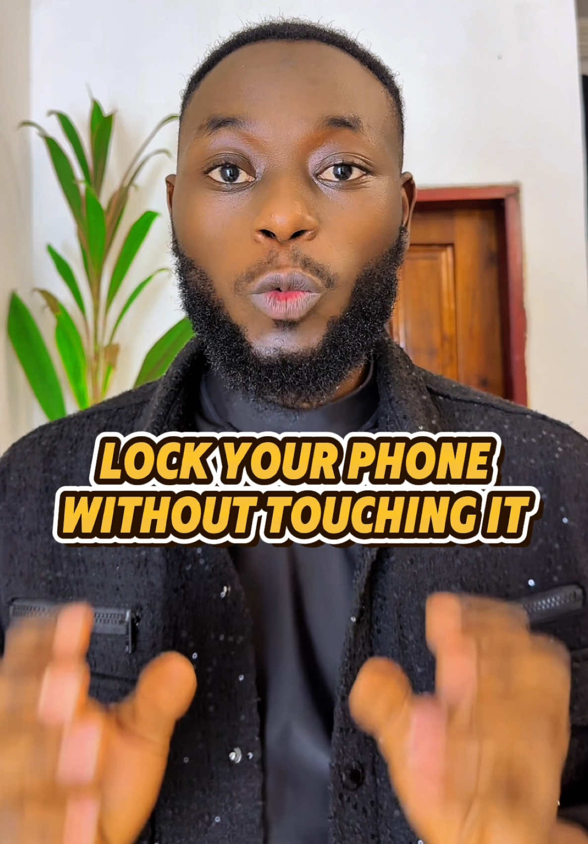 #mobilelock #lockscreen #techhacks #phoneupgrade #voicelock #creatorsearchinsights 
