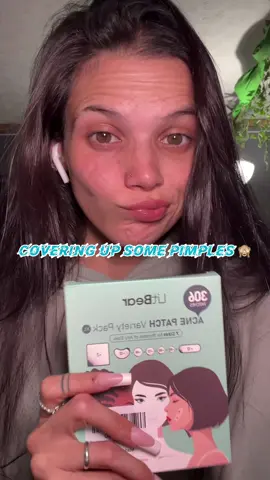 LOVE that you can’t really see these on!  #pimplepatch #pimplepopping #skincareproducts #acnetreatment #acnepatch 