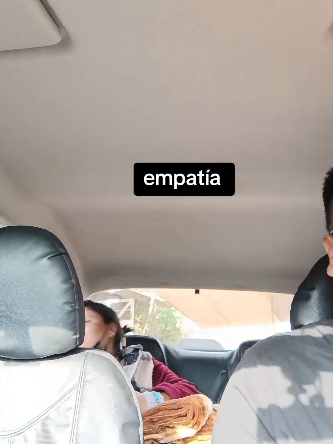 🚖💙 Él es Alejandro Martínez, un joven conductor de Didi en Puebla, que decidió ayudar a una mamá y su hijo de 9 años que lucha contra la leucemia. No les cobró el viaje y dijo que era “su granito de arena”. 💕 La emoción de la mamá y el niño lo dice todo. Pequeñas acciones como esta pueden hacer del mundo un lugar mejor.