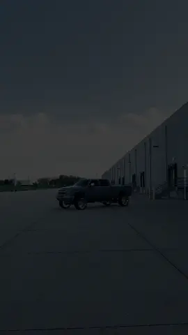 Thanks for the edit @𝒦ℯ𝒶ℴ𝓃 𝒮𝓉𝒶𝓁𝓅ℯ𝓈 #duramax #truckbuild #trucktok #diesel 