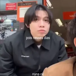 eca nana fazendo video educativo na conta que novidade || carta aberta pro firstt: meu amor desde que eu entrei no mundo dos bls vc foi a primeira pessoa em que eu bati o olho e amei de cara, o seu sorriso, o seu rosto lindo, o seu marido rsrs, tudo, tudo em vc me faz sorrir, tudo em vc me faz feliz, vc me fez conhecer o melhor mundinho que eu ja poderia na vida e ate hoje nao sai, faz exatos 286 dias que te conheci e desde la toda vez que estou triste e eu vejo seu rosto vc me faz ficar melhor, msm vc nao me conhecendo pessoalmente e mto menos sabendo que eu existo, vc me faz bem todos os dias, feliz aniversario, eu te amo meu chorao. || @First.kp #fyp #first #firstkanaphan #firstkhao #aniversario 