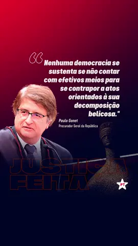 O Procurador-Geral da República, Paulo Gonet, discursa durante o julgamento de Bolsonaro no STF, reforçando a importância da democracia. 