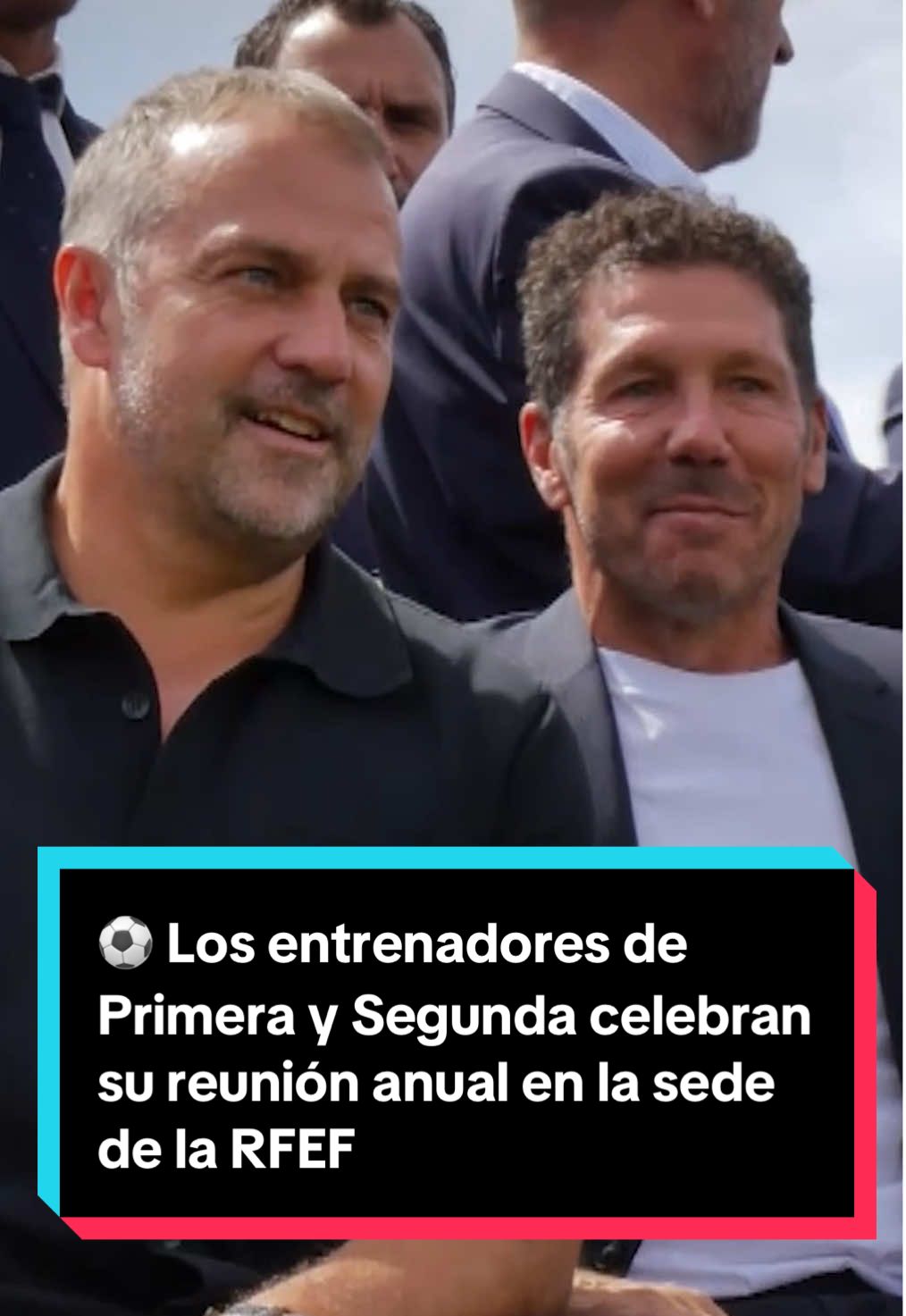 ⚽️ Los entrenadores de Primera División y Segunda División celebran su reunión anual en la sede de la Federación Española de Fútbol.  Xabi Alonso, Hansi Flick o el Cholo Simeone han compartido escena durante la fotografía oficial del encuentro.  El presidente de la RFEF matizó que es necesaria la unión de todos para el próspero crecimiento del fútbol español.  #Deportes #Futbol #Entrenadores #XabiAlonso #Noticias 