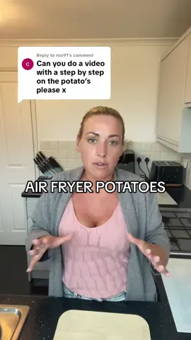 Replying to @roo91 My super quick, easy and cheap air fryer potatoes #fyp #FoodTok #mealprep #thewallaces 