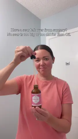 I had surgery last month and I’m shocked at how quickly my scar is fading. 🙌🏽 I’ve been applying a few drops of Emu Oil and massaging the scar for a couple of minutes before bed.  I can’t tell you how grateful I am for this oil. 🥹 #emuoil #nontoxicskincare #scarcare #skinhealing #naturalrelief              