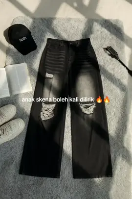 Rekomendasi celana baggy jeans sobek ,kualiatas premium 👈🥳🥳#celanabaggy #celanabaggy #baggystyle 
