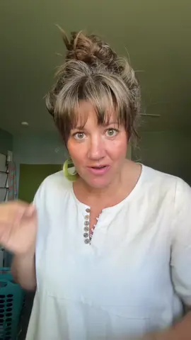 Obviously I’m not talking about THE mom but every other single adult seemed like 🤷‍♀️ “what do you do??? 🤷‍♀️ dootadooo.” I think there’s also a bigger lesson here for all of us parents. We can take their phones away. We can check their phones. We can protect them because they are KIDS. The whole thing is just mind blowing to me. #parenting #millenialparents 
