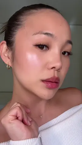 Meet @Diorbeauty ’s new Backstage Highlighter and Blush palette and Lip Maximizer plumping gloss in shade 12 Rosewood #DIORBACKSTAGE #DIORMAKEUP  