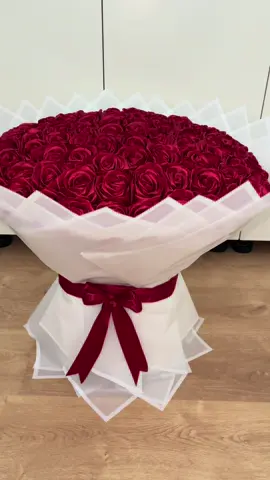 Dankeschön für vertrauen😊. 99 Rosen 🌹😍 #fyp #virale #tiktok #vienna #foryou 