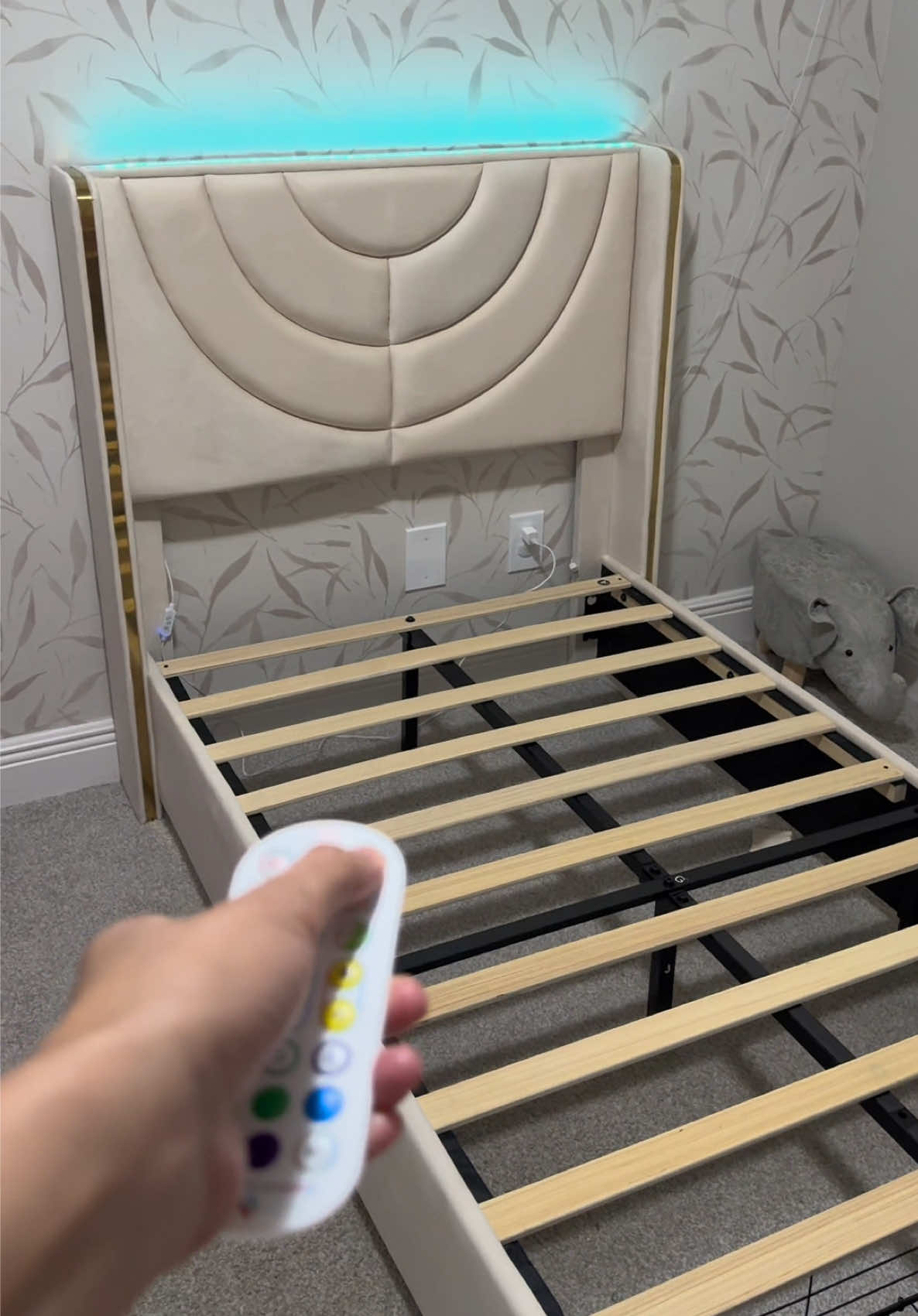 La cama de la chiqui baby 🥹❤️❤️❤️ Ahora papi y mami necesitan una para ellos 🤣