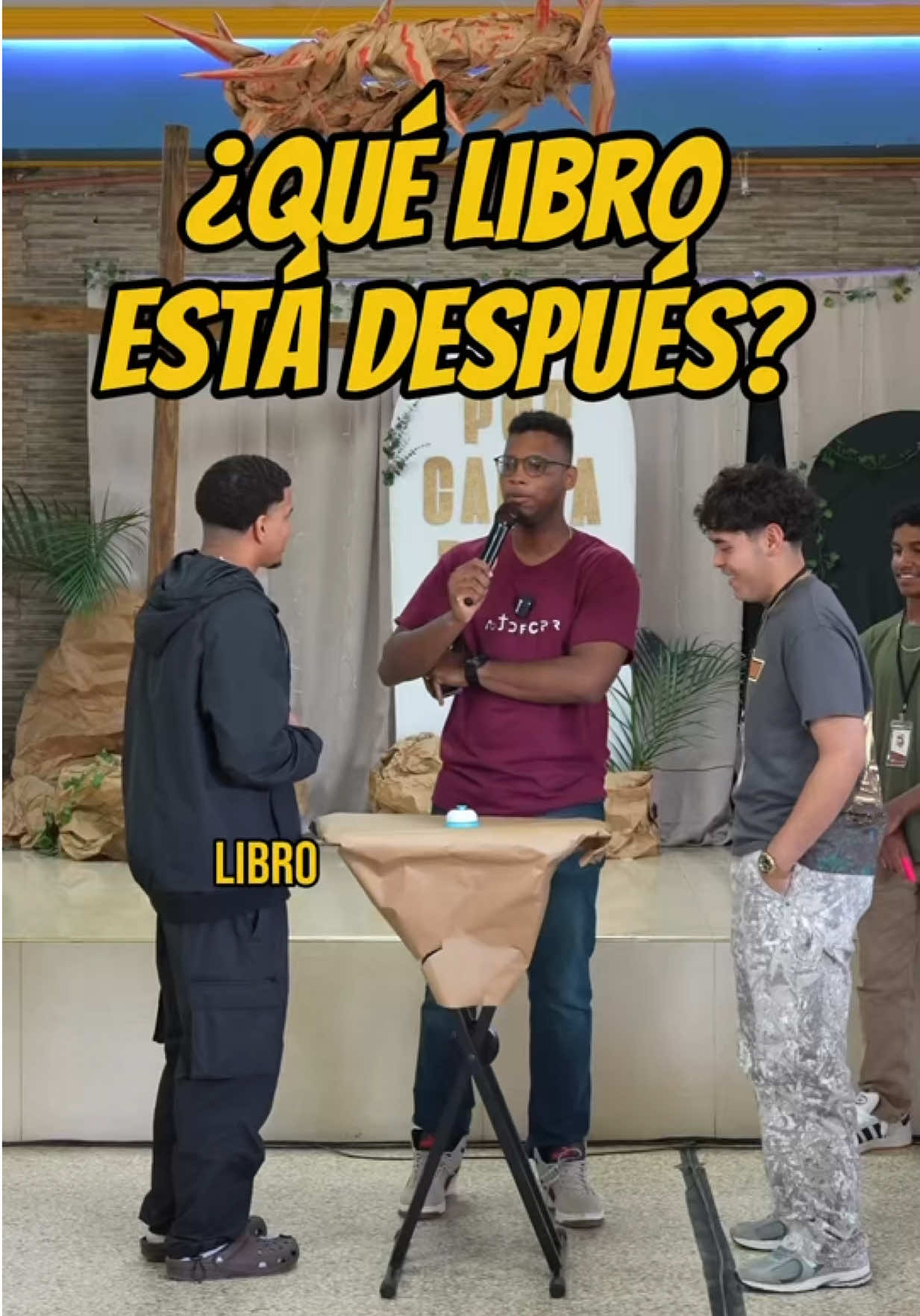 ¿Te sabes el orden de los libros de la Biblia ? #biblia #evangelio #dinamicascristianas #jovenescristianos #campamento #preguntasbiblicas #dinamicascristianas #cristianos #tiktokcristiano #jovenescristianos #iglesia #jovenes #juego #dinamicas #BibliaCreativa #AprendeBiblia #JuegosCristianos #biblegame