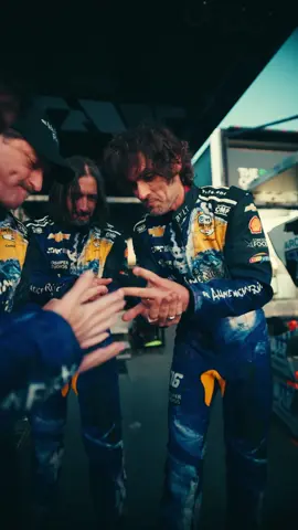 I guess we should leave it to the professionals #indycar 