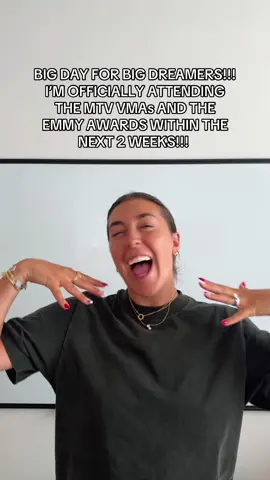 FREAKING TF OUT!!!!! Catch ALLLLLLL my coverage on IG & Threads ‼️ #entertainmentcreators #vmas #emmyawards 
