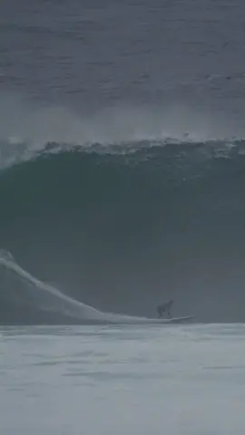When Erin met Mully, Gearoid McDaid locked in.  Full #SwellStory, playing on Surfline.com 🎥 Micheal McCaughey . #surf #surfing #ireland #surfline 