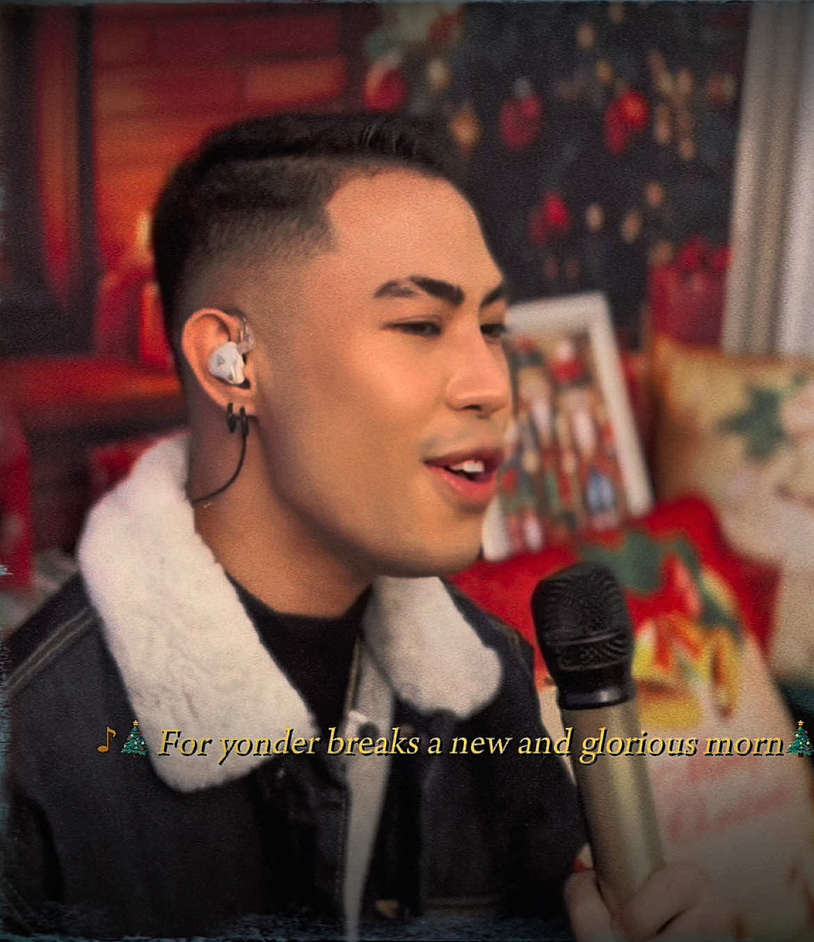 We started with Jose Mari Chan, but you know Christmas ain’t complete without Mariah 🎶 Here’s O Holy Night! ✨ #PinoyChristmas #ChristmasSongs #HolidayVibes #Christmas2025 #MariahCarey 