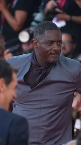 #idriselba #mostra #OnRegardeQuoi #FilmTok #TikTokFashion 
