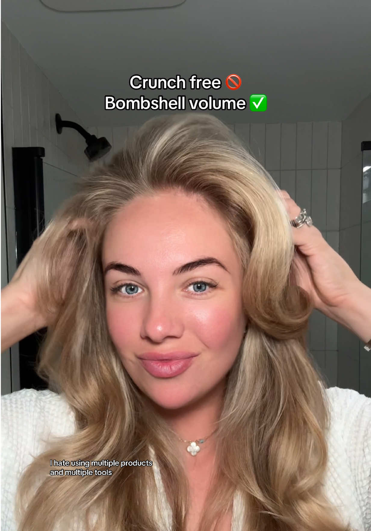 🙋‍♀️It’s also a heat protectant so you can apply all over your hair 🤝🏼 #volumehair #bombshellhair #90sblowout #oldmoneyhair #colorwowxtralarge 