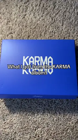 I have no sleeves for my photocards 😿 #fyppppppppppppppppppppppp #KARMA #karmaalbum #straykidseverywhereallaroundtheworld #StrayKids 